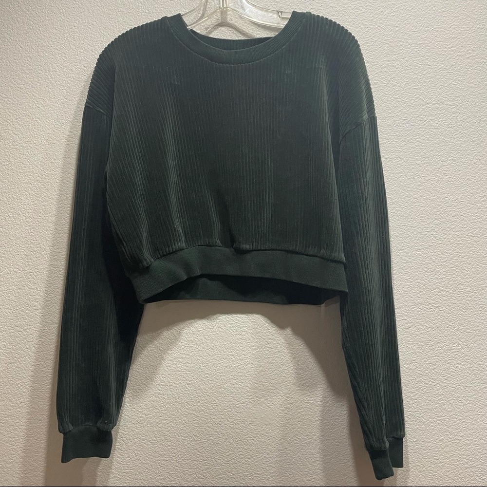 Forever 21 Green Velvet Pullover Sweater Size Medium